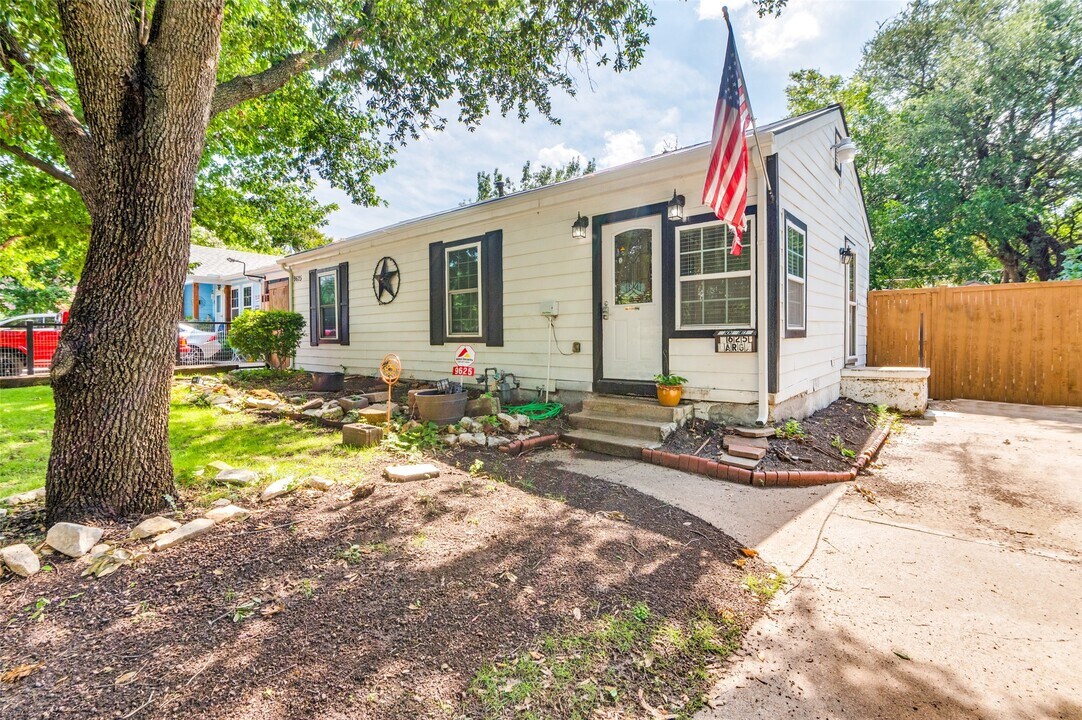 9625 Larga Dr in Dallas, TX - Building Photo