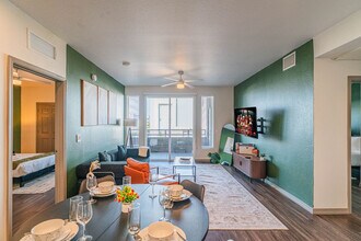 9600 W Georgia Ave in Glendale, AZ - Foto de edificio - Building Photo