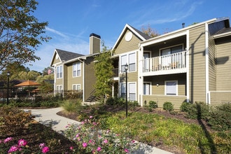 The Arbors at Breckinridge Apartment Homes in Duluth, GA - Foto de edificio - Building Photo