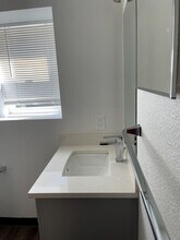 2110 NE 65th St in Seattle, WA - Building Photo - Building Photo
