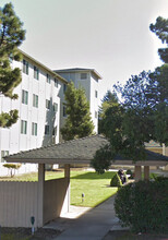 Amberwood Apartments in Daly City, CA - Foto de edificio - Building Photo