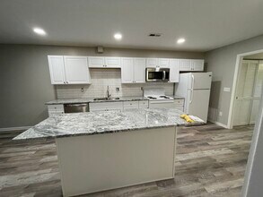 3633 Grant Ave in Grove City, OH - Foto de edificio - Building Photo