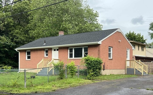 property at 8 Peacock Dr