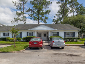 Solano Grove in Jacksonville, FL - Building Photo - Building Photo