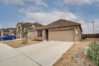 138 Duroc Dr in Hutto, TX - Building Photo - Building Photo