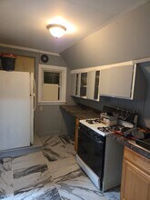 31 Frederick St, Unit 2 in Waterbury, CT - Building Photo - Building Photo