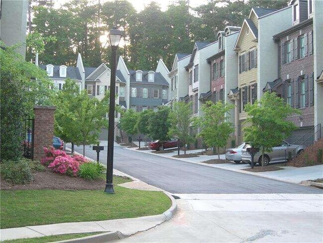 17 Oakhurst Common Dr in Decatur, GA - Building Photo - Building Photo