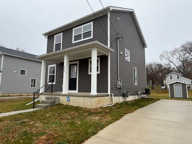 809 Maltby St in Jackson, MI - Building Photo - Building Photo