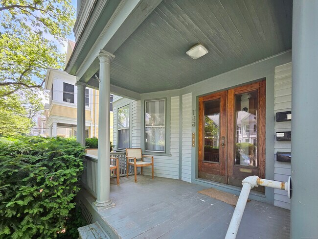 138 Mansfield St in New Haven, CT - Building Photo - Building Photo