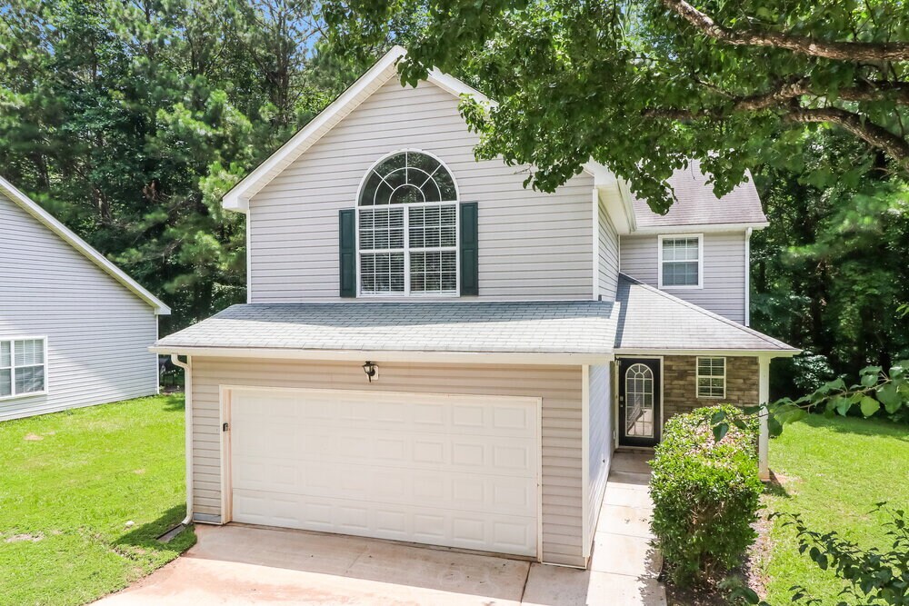 4125 Clarks Tr in Douglasville, GA - Building Photo