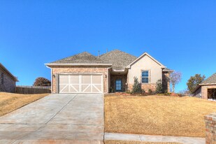 2909 Tranquilo Ln in Edmond, OK - Building Photo