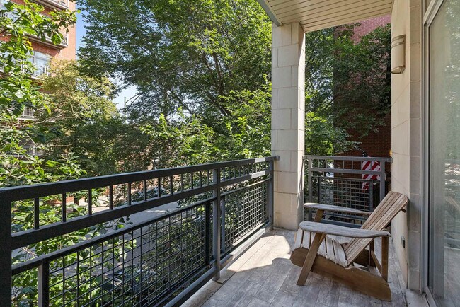 951 W Huron St in Chicago, IL - Building Photo - Building Photo