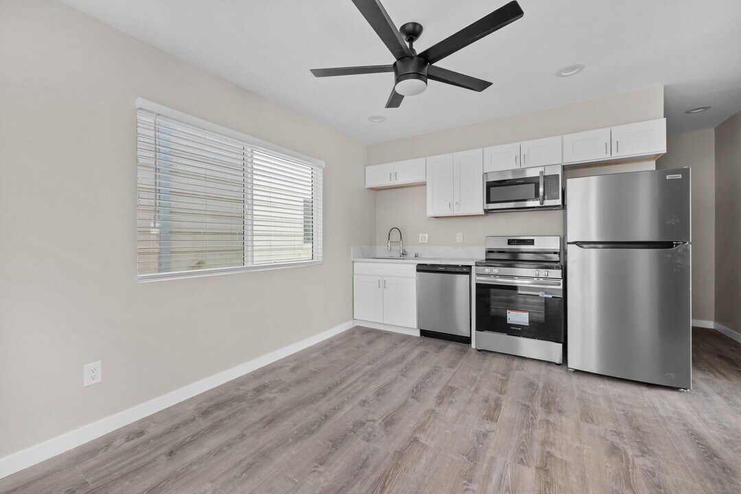 4922 Tierra Baja Way in San Diego, CA - Building Photo