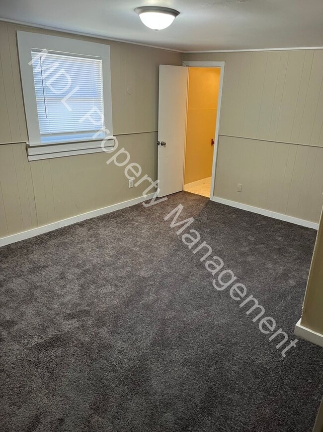 property at 727 N Hamilton St