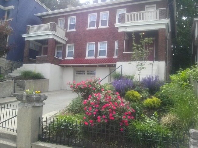 136 Fairfield Ave, Unit 2 A