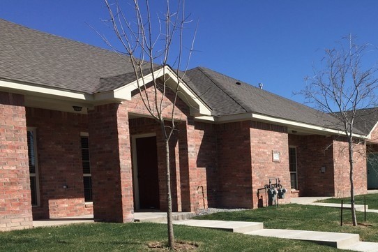 Oakcrest Townhomes in Amarillo, TX - Building Photo