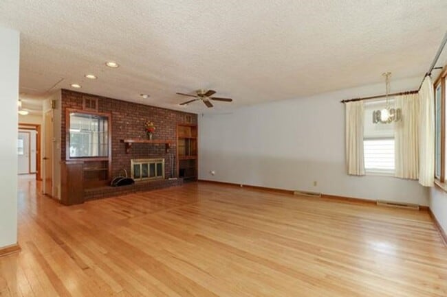 property at 101 W Cypress St