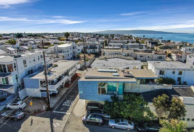 3316 Vista Dr in Manhattan Beach, CA - Foto de edificio - Building Photo