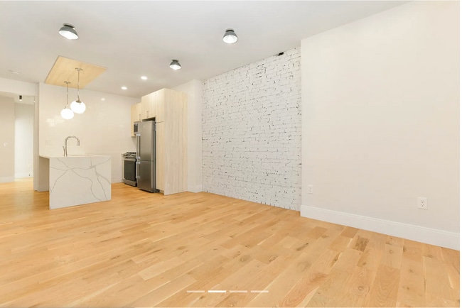 200 Maverick St, Unit 200 Maverick