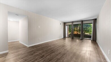 1225 S Maple Rd in Ann Arbor, MI - Building Photo - Building Photo