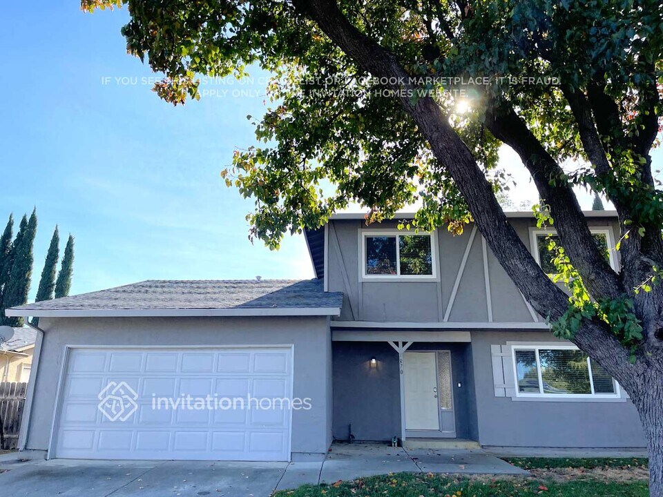 1870 Woodglen Ln in Vacaville, CA - Foto de edificio