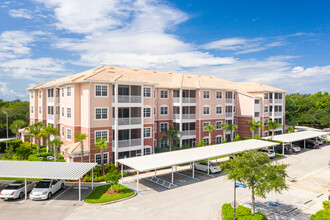 Majestic Palms Condominiums in Ft. Myers, FL - Building Photo - Building Photo