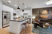 525 North Avenue NE photo'