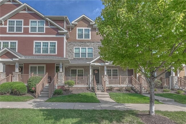 property at 2804 Lake Ave