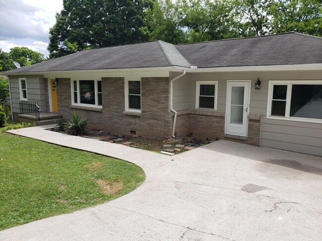 4304 Crosby Dr in Knoxville, TN - Building Photo - Building Photo