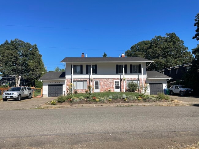 property at 14610 SE Woodland Way
