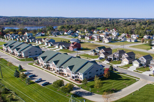 Waters Edge in Whitewater, WI - Foto de edificio - Building Photo