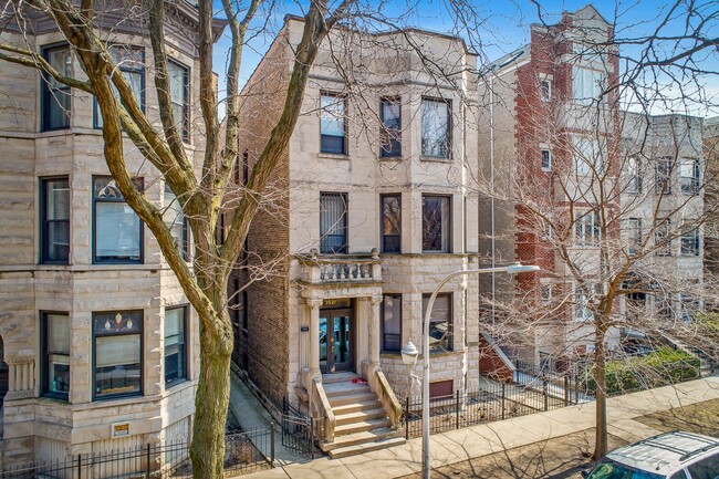 3521 N Wilton Ave, Unit 2F
