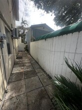 2420 SW 34th Ave in Miami, FL - Building Photo - Building Photo