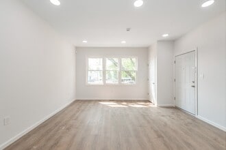64 Grace St, Unit L1 in Irvington, NJ - Building Photo - Building Photo