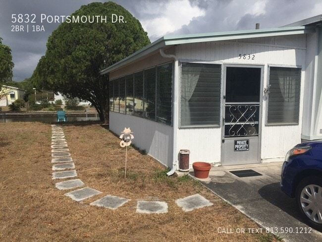 5832 Portsmouth Dr in Tampa, FL - Building Photo - Building Photo