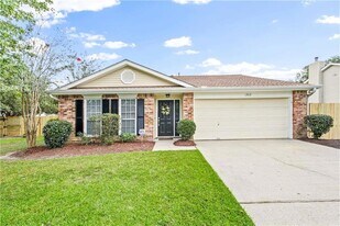 1917 Edgemere Dr in Slidell, LA - Building Photo