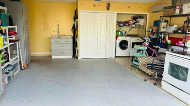 815 Tyrol Ave NW in Palm Bay, FL - Building Photo - Building Photo