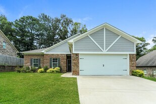 5400 Cedar Creek Dr in Bessemer, AL - Building Photo