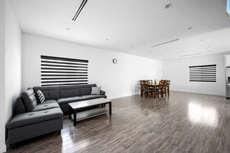 13311 Wixom St in North Hollywood, CA - Building Photo - Building Photo