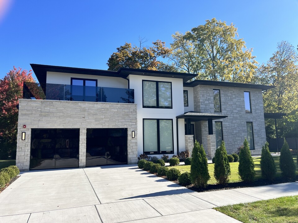 260 Woodlawn Ave in Winnetka, IL - Building Photo