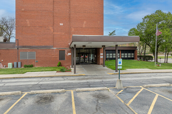 Murphy Apartment Building in Joliet, IL - Building Photo - Building Photo