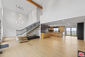 105 Sequoia Dr in Pasadena, CA - Building Photo - Building Photo