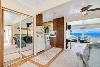 5842 Seaside in Ketchikan, AK - Building Photo - Building Photo