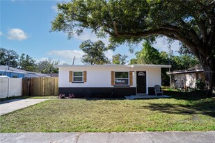 4818 68th St N in St. Petersburg, FL - Building Photo
