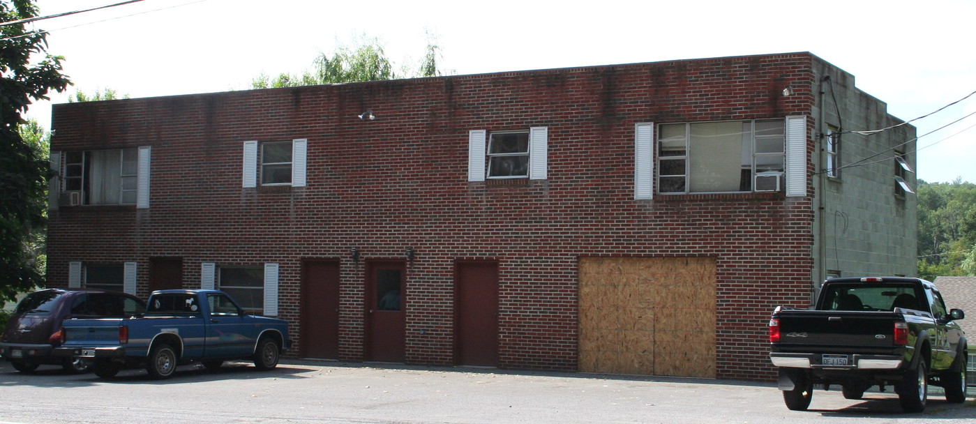 293 Athens Rd in Princeton, WV - Building Photo