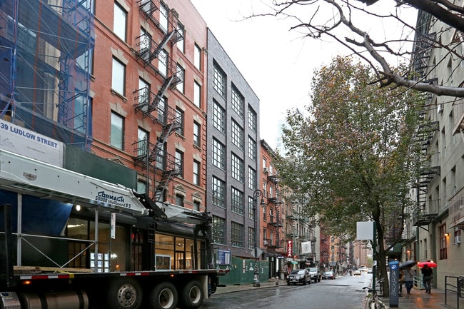 145 Ludlow St in New York, NY - Building Photo - Primary Photo