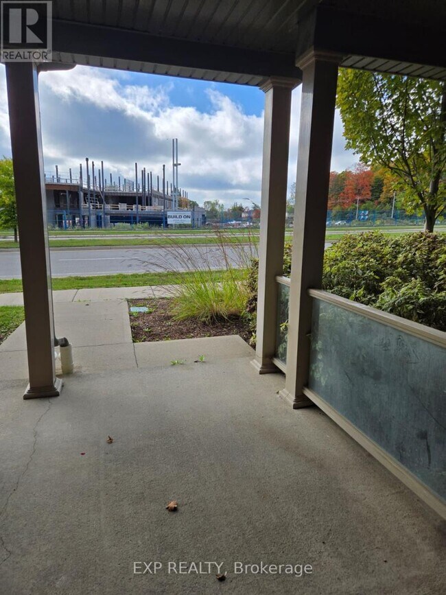 1110 Fairway Rd N in Kitchener, ON - Building Photo - Building Photo