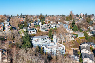 Arboretum View Apartments in Seattle, WA - Building Photo - Building Photo