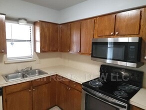 1106 Suburban Dr in Cedar Hill, TX - Building Photo - Building Photo