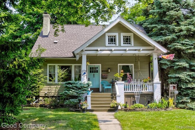 property at 1087 Knox St